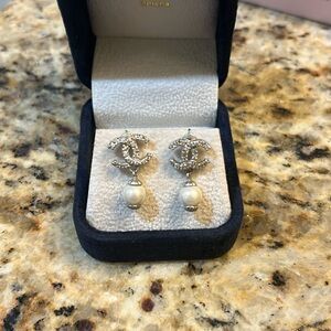 Designer inspired Swarovski crystal and pearl earrings
